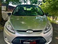 Usado Ford Fiesta 85 HP (62 kW) 2011 Cinzento Citadino
