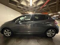 Usado Peugeot 208 68 HP (50 kW) 2013 Cinzento Citadino
