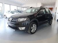 Usado Dacia Sandero Stepway 90 HP (66 kW) 2015 Preto Citadino
