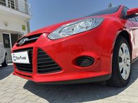 Usado Ford Focus Trend 100 HP (73 kW) 2015 Vermelho Carrinha