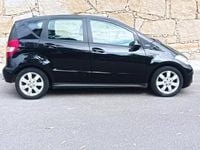 Usado Mercedes A160 Elegance 95 HP (69 kW) 2011 Preto
