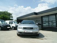 Usado Audi A4 115 HP (84 kW) 2000 Prata Sedan