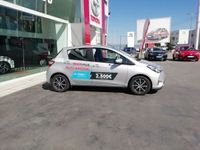 Usado Toyota Yaris Comfort 90 HP (66 kW) 2019 Cinza (pintura metalizada) Sedan