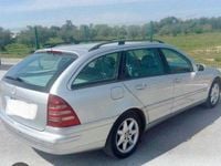 Usado Mercedes C220 Classic 143 HP (105 kW) 2001 Sedan