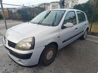 Usado Renault Clio II 75 HP (55 kW) 2002 Sedan