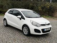 Usado Kia Rio 75 HP (55 kW) 2015