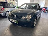 Usado VW Polo Highline 65 HP (47 kW) 2002 Verde Citadino