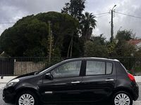 Usado Renault Clio III Dynamique 75 HP (55 kW) 2010 Sedan