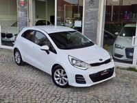 Usado Kia Rio EX 75 HP (55 kW) 2016 Branco Citadino
