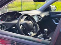 Usado Peugeot 308 Access 120 HP (88 kW) 2015 Preto