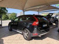 Usado Volvo XC60 Momentum 163 HP (119 kW) 2012 Preto SUV