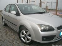 Usado Ford Focus 110 HP (80 kW) 2006 Cinza Citadino