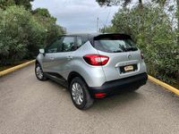 Usado Renault Captur 110 HP (80 kW) 2016 Cinzento SUV