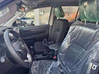 Novo Toyota HiLux Comfort 204 HP (150 kW) 2025 Cinza prata Pickup