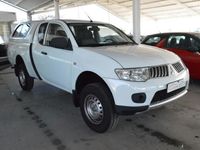 usado Mitsubishi L200 2.5 DI-D Club Invite AC 3L 4WD