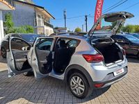 Usado Dacia Sandero Comfort 91 HP (66 kW) 2022 Cinzento Citadino