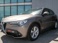 Usado Alfa Romeo Stelvio Super 180 HP (132 kW) 2018 Cinzento (metalizada) SUV