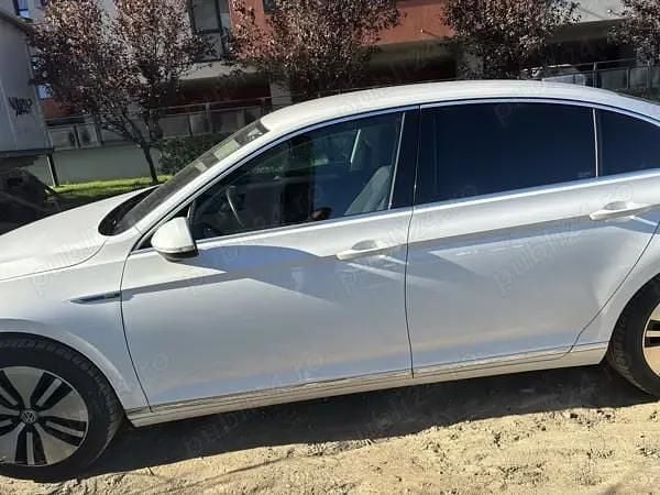 Second-hand VW Passat GTE 218 CP (160 kW) 2018 Berlinǎ