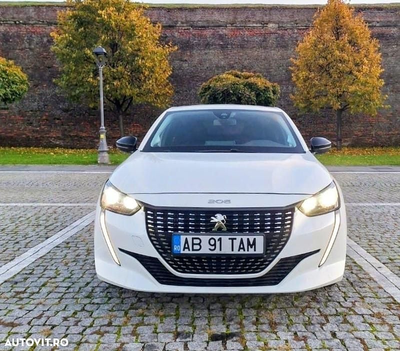 Culoarealb Utilizat 2022 Peugeot 208 GT Hatchback | 11.900 EUR (Preț OK) - Imagine 1/4