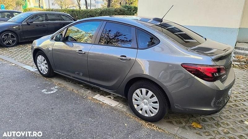 Second-hand Opel Astra Enjoy 115 CP (84 kW) 2018 Culoaregri Berlinǎ