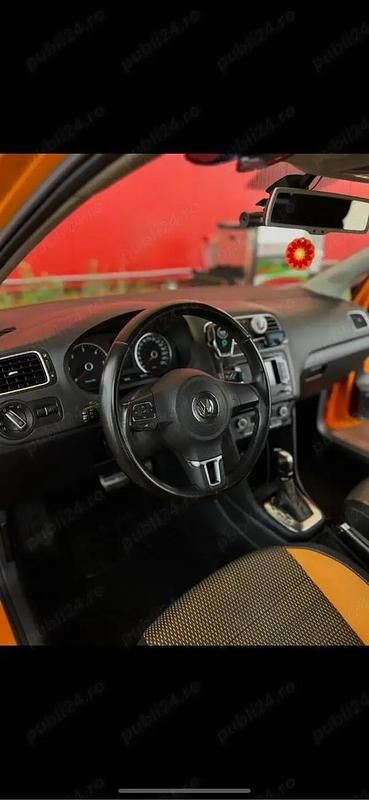 Second-hand VW Polo Cross 130 CP (95 kW) 2014 Portocaliu Hatchback