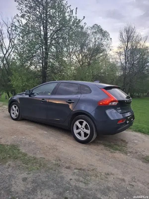 Second-hand Volvo V40 122 CP (89 kW) 2019 Break