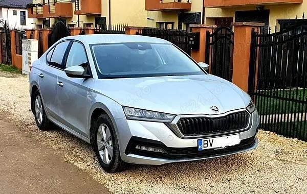 Argintiu Utilizat 2021 Skoda Octavia Berlinǎ | 20.000 EUR (Puțin scump) - Imagine 1/2