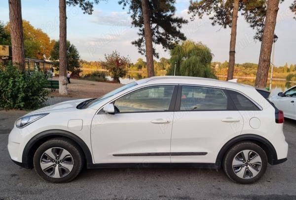 Alb Utilizat 2019 Kia Niro SUV | 16.500 EUR (Preț OK) - Imagine 1/4