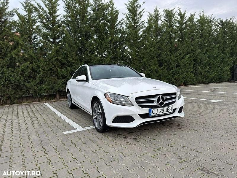 Culoarealb Utilizat 2018 Mercedes C300 Berlinǎ | 24.900 EUR (Super Preț) - Imagine 1/4