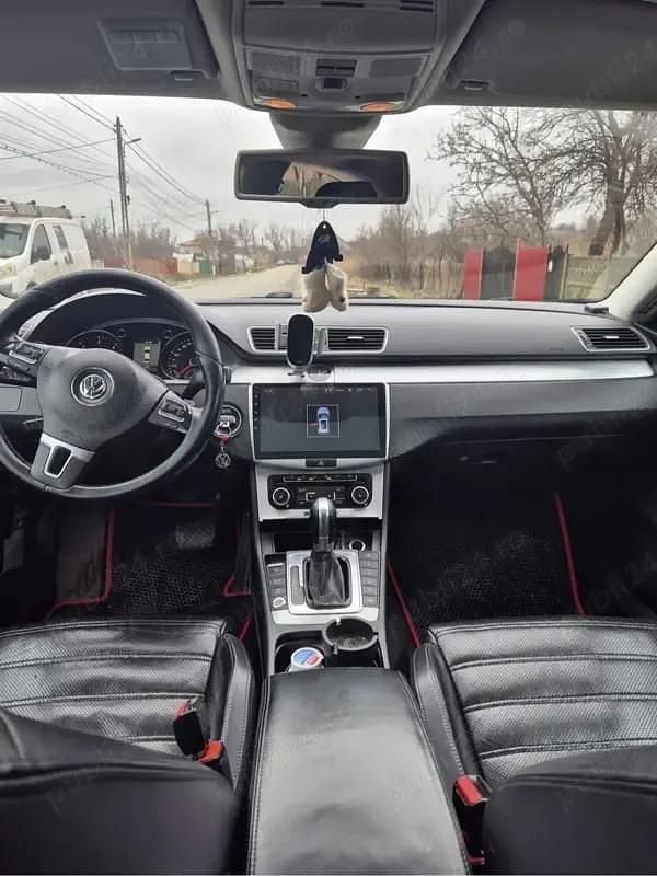 Second-hand VW Passat R-line 172 CP (126 kW) 2011 Berlinǎ