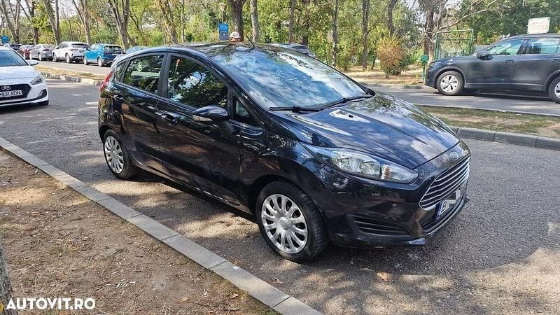 Culoarenegru Utilizat 2015 Ford Fiesta | 4.890 EUR (Preț OK) - Imagine 1/4