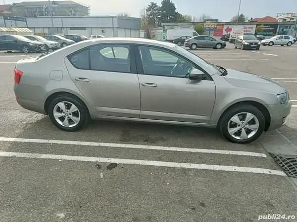 Second-hand Skoda Octavia Style 115 CP (84 kW) 2016 Bej Berlinǎ