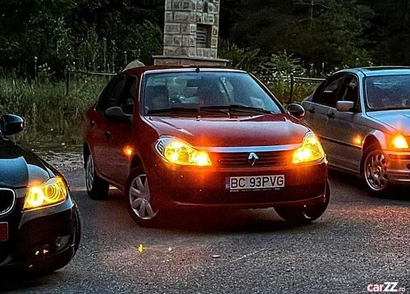 Rosu Utilizat 2009 Renault Symbol II Berlinǎ | 2.500 EUR (Preț OK) - Imagine 1/4