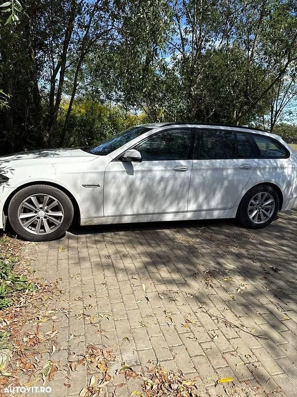 Culoarealb Utilizat 2014 BMW 520 Break | 9.500 EUR (Preț bun) - Imagine 1/4