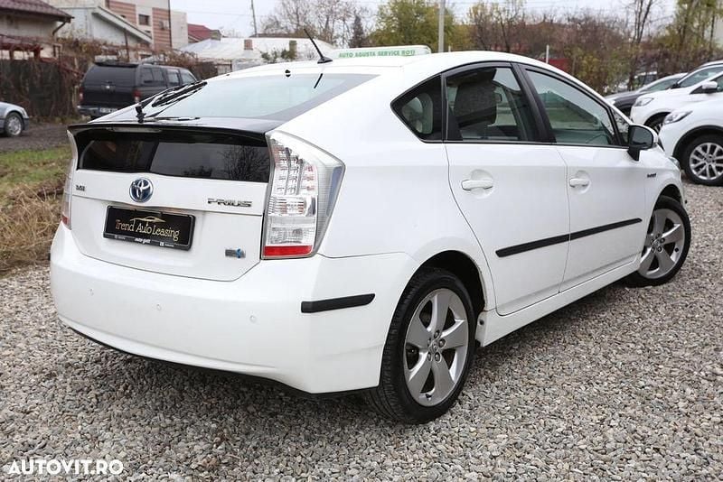 Second-hand Toyota Prius Sol 99 CP (72 kW) 2010 Culoarealb Hatchback