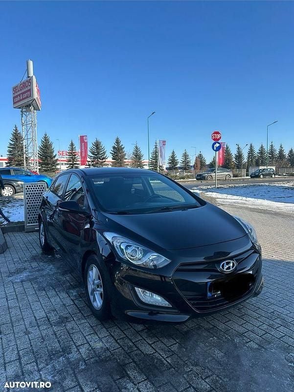 Culoarenegru Second-hand 2014 Hyundai i30 Style Hatchback | 5.500 EUR (Preț OK) - Imagine 1/4