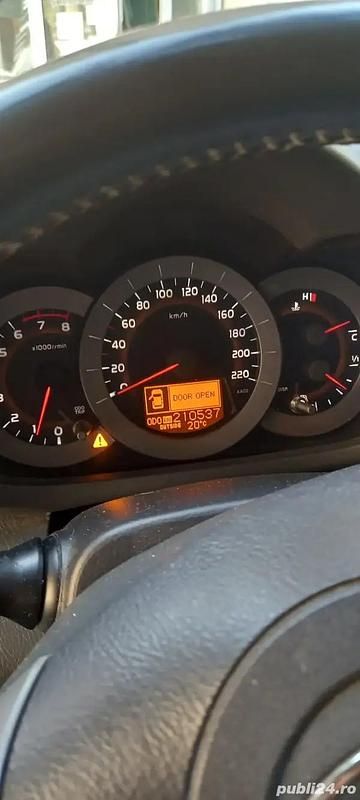 Utilizat 2006 Toyota RAV4 SUV | 6.000 EUR - Imagine 1/4