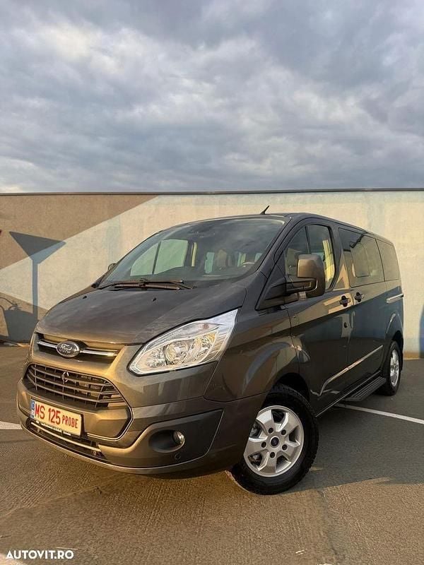 Argint Utilizat 2017 Ford Tourneo Custom Titanium Van | 18.990 EUR (Super Preț) - Imagine 1/4
