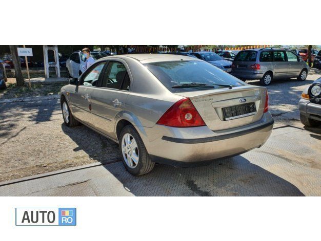 Maro Utilizat 2003 Ford Mondeo Berlinǎ | 2.199 EUR (Puțin scump) - Imagine 1/4