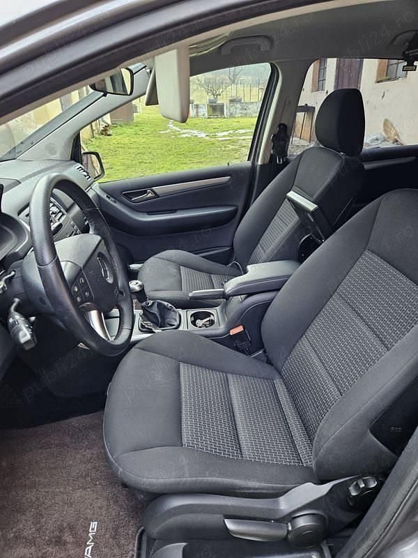 Utilizat 2009 Mercedes B180 Monovolum | 4.800 EUR (Puțin scump) - Imagine 1/4