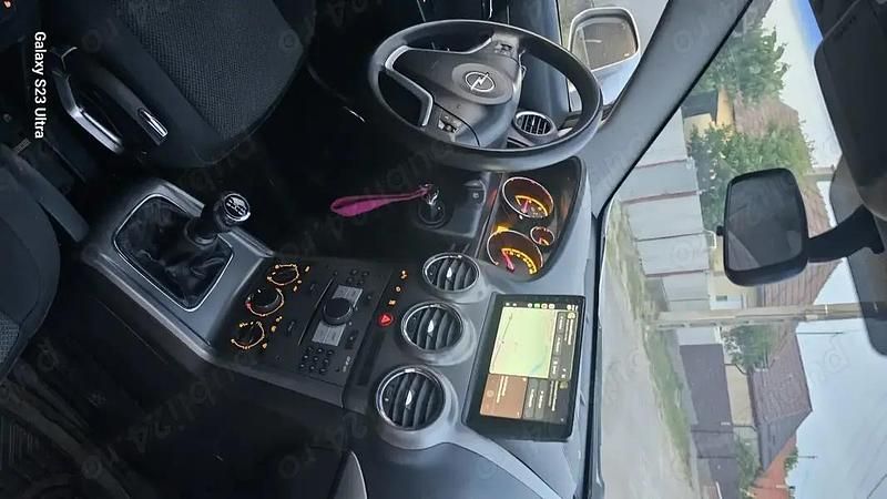 Gri Utilizat 2006 Opel Antara SUV | 3.650 EUR (Preț OK) - Imagine 1/4