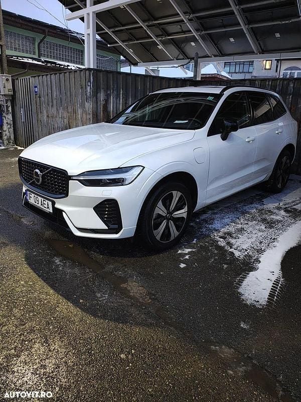 Second-hand Volvo XC60 Plus 398 CP (292 kW) 2023 Culoarealb SUV