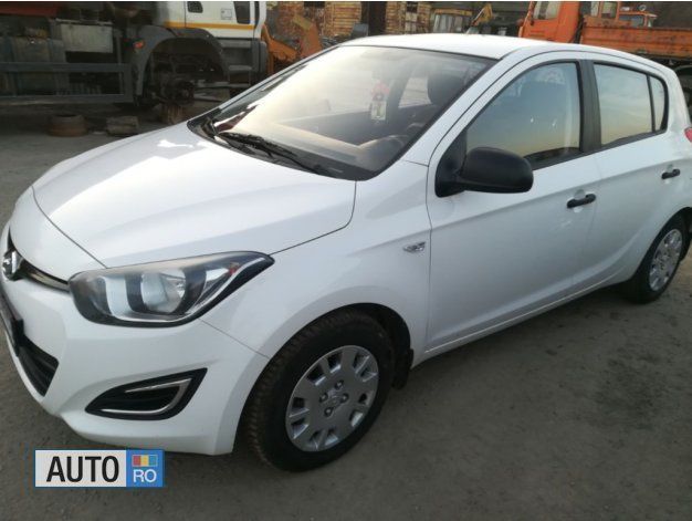 Alb Utilizat 2013 Hyundai i20 Hatchback | 4.700 EUR (Puțin scump) - Imagine 1/4