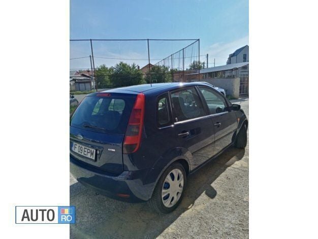 Second-hand Ford Fiesta 70 CP (51 kW) 2006 Albastru Hatchback