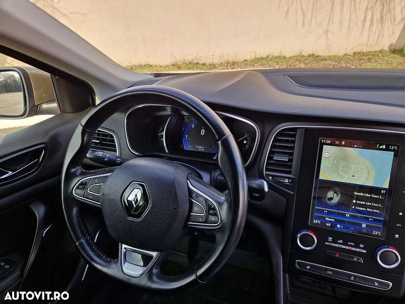 Second-hand Renault Mégane IV Intens 130 CP (95 kW) 2017 Culoarebej Berlinǎ