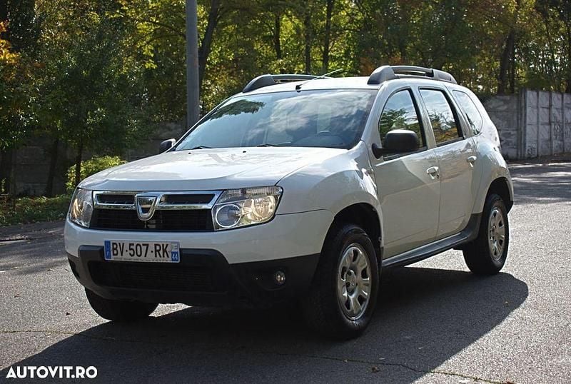 Second-hand Dacia Duster 86 CP (63 kW) 2011 Culoarealb SUV