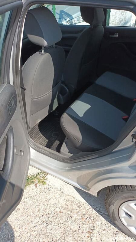 Argintiu Utilizat 2007 Ford Focus Break | 2.000 EUR (Preț OK) - Imagine 1/4