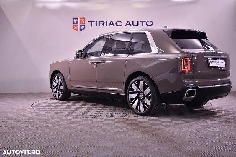Second-hand Rolls Royce Cullinan 571 CP (419 kW) 2025 Culoaremaro SUV