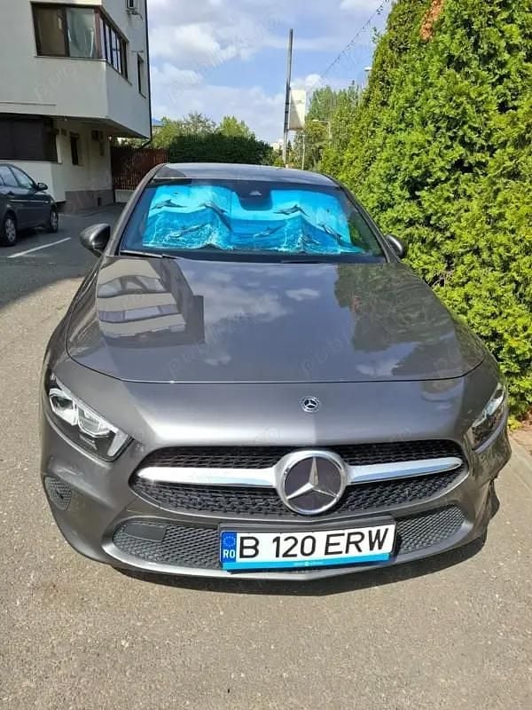 Second-hand Mercedes A180 85 CP (62 kW) 2018 Gri Berlinǎ