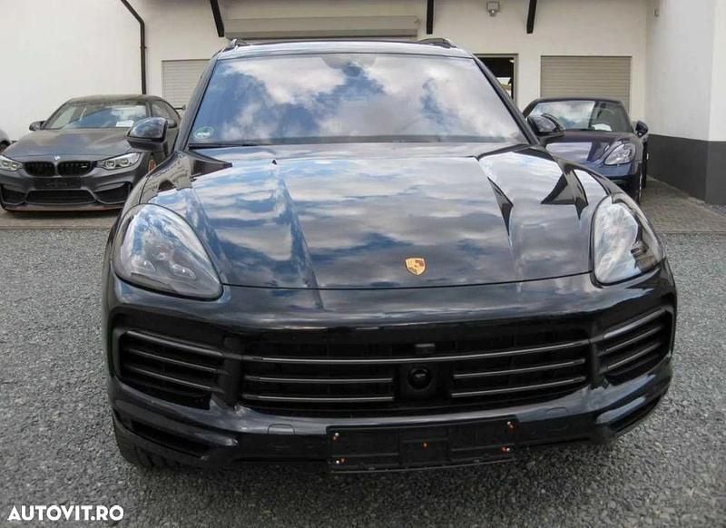 Culoarenegru Utilizat 2022 Porsche Cayenne SUV | 70.059 EUR - Imagine 1/4